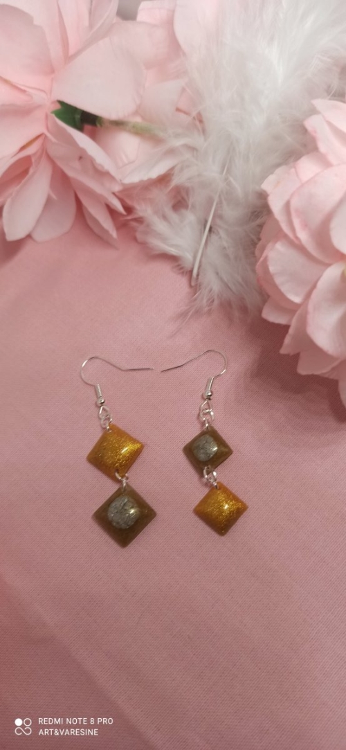 Boucle d&#039;oreille carré