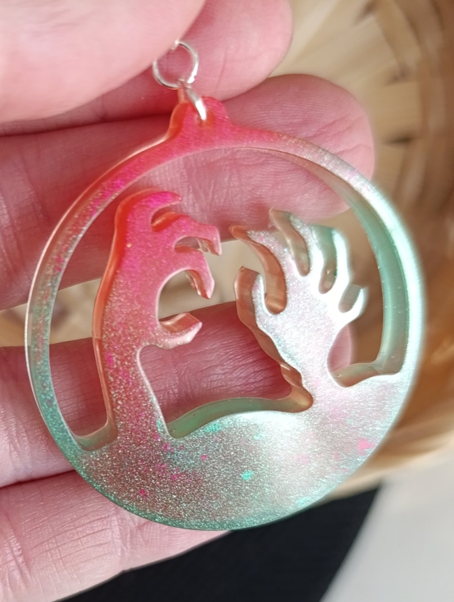 Boucle d'oreille Cercle Main effrayante